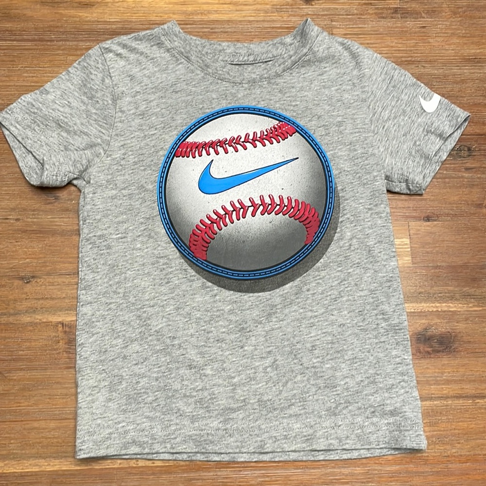 XS (4)- Nike t-shirt with baseball, gray